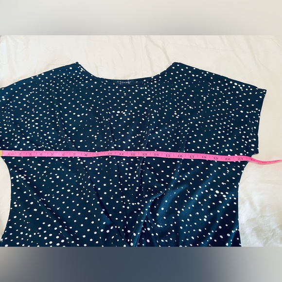 T Tahari short sleeve black white polka dot faux twist knot blouse - Picture 8 of 8